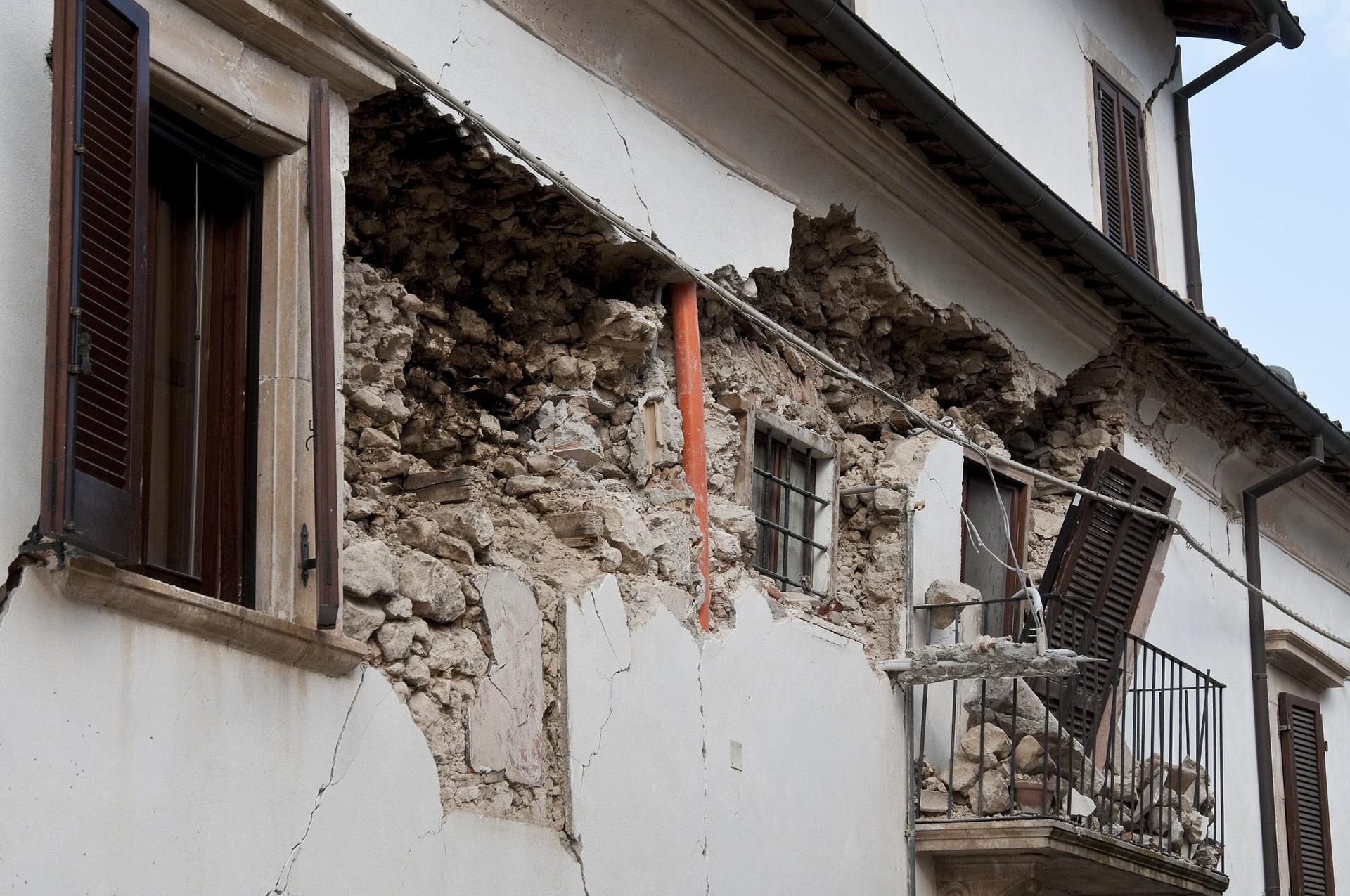 Marmara Denizi'nde 5.0 Büyüklüğünde Deprem: İstanbul'da Panik Anları