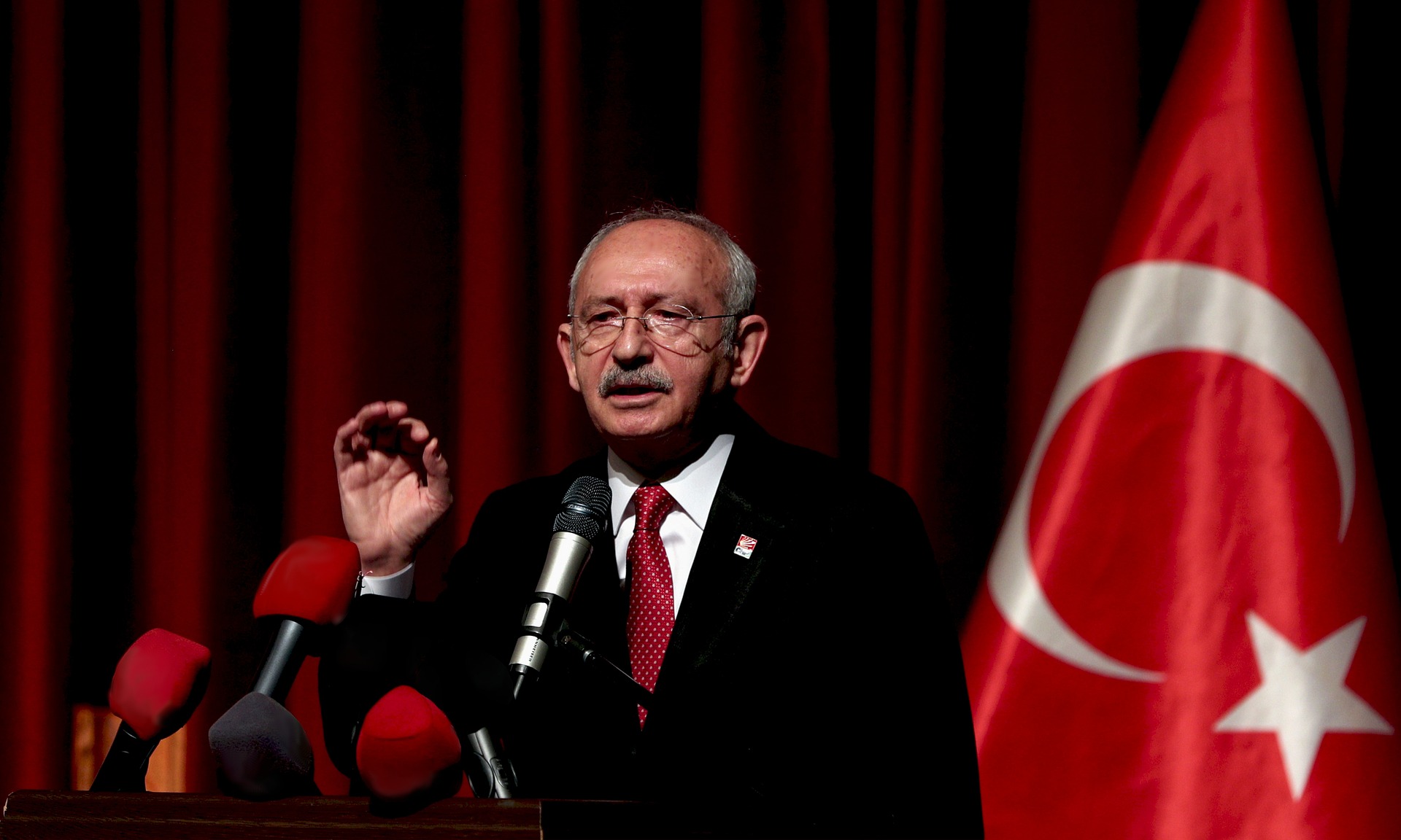 Muharrem İnce partisini geri bırakıyor